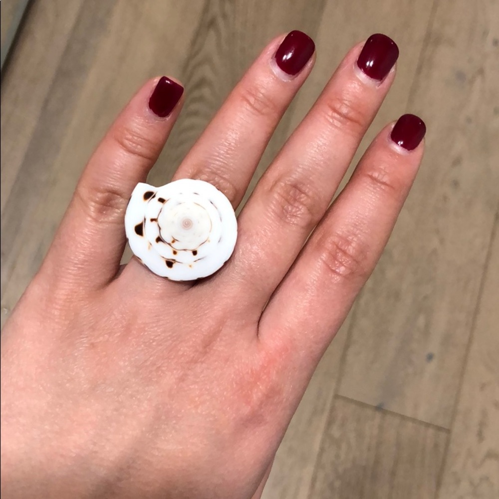 Real shell ring so pretty so elegant so chic 7 8